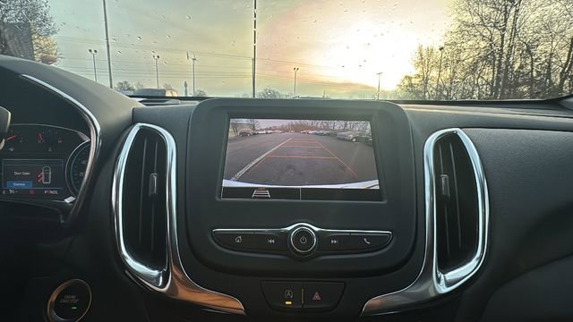 Used 2024 Chevrolet Equinox LT image 3