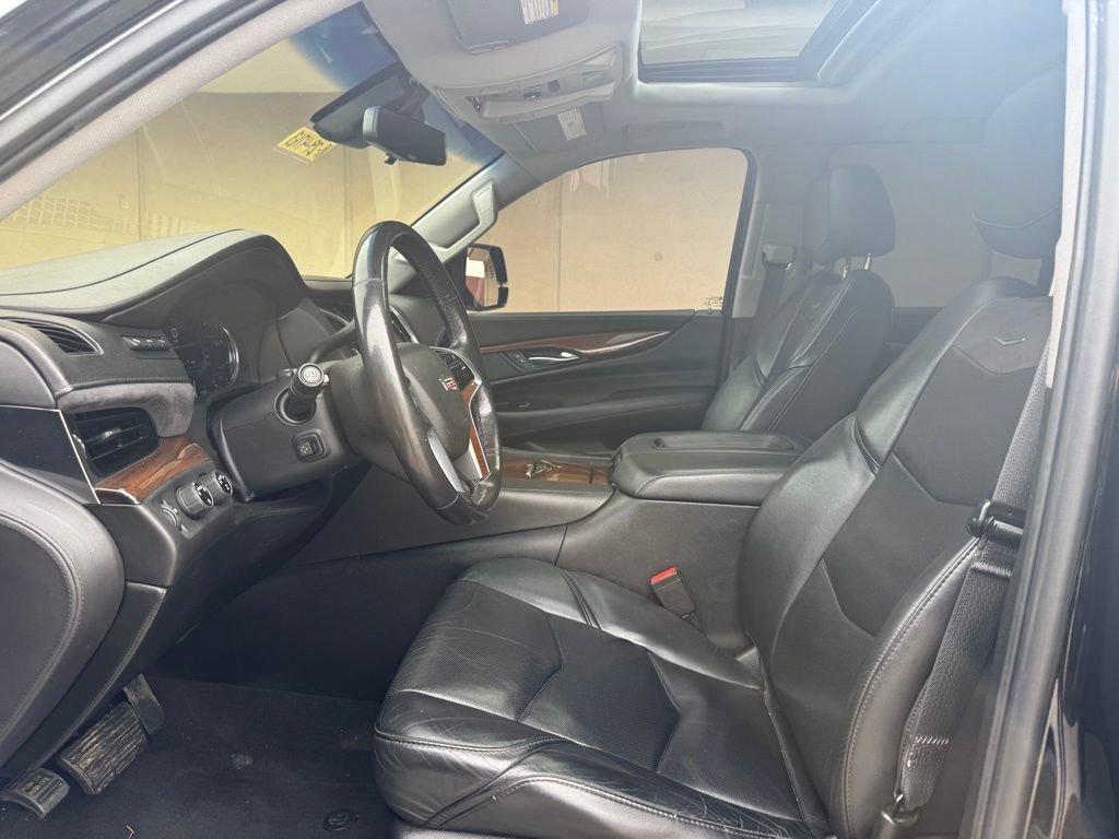 Used 2018 Cadillac Escalade ESV Luxury AWD/4WD image 22