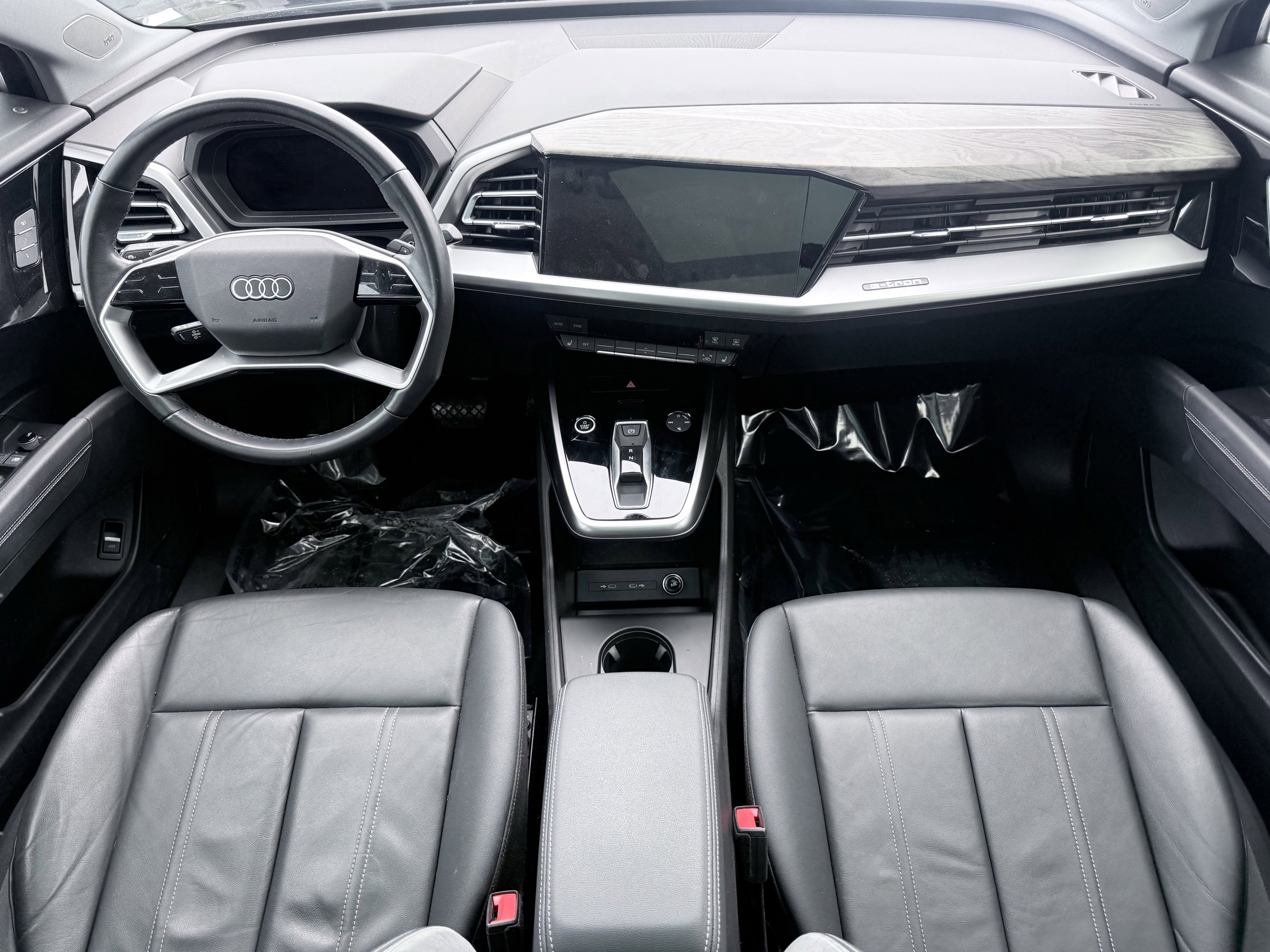 Used 2023 Audi Q4 e-tron Premium Plus w/ Premium Plus image 16
