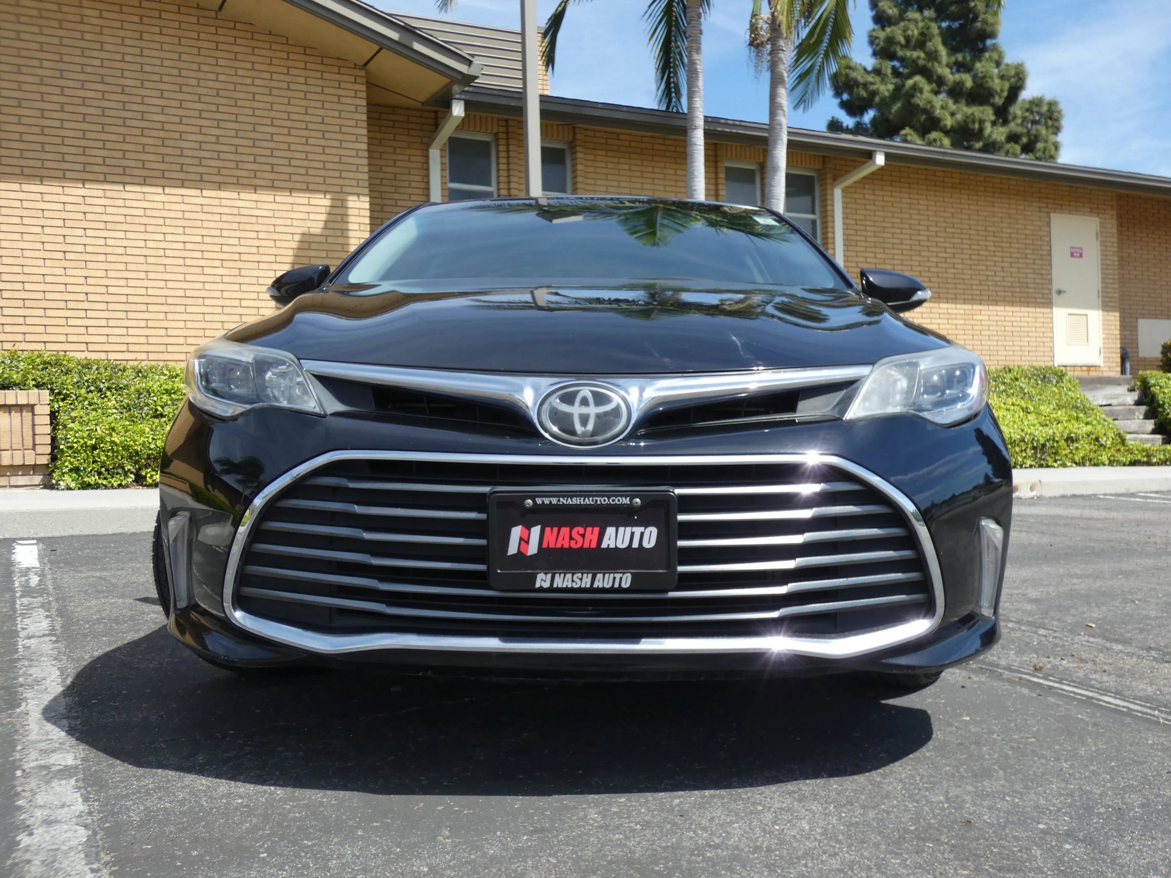 Used 2018 Toyota Avalon XLE image 19
