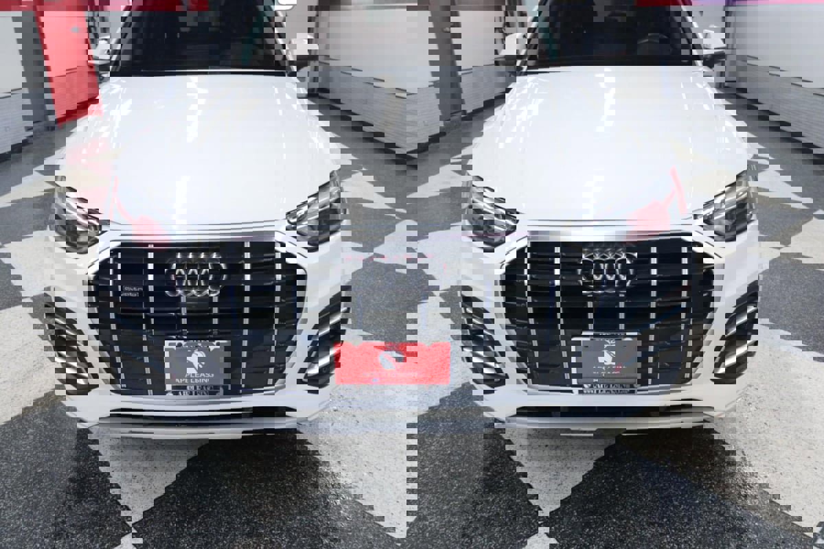 Used 2021 Audi Q5 Premium Plus w/ Premium Plus Package image 4