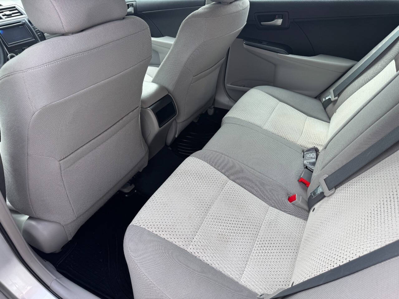 Used 2013 Toyota Camry LE FWD image 20