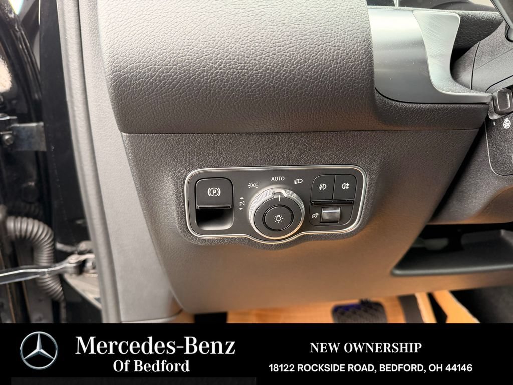New 2026 Mercedes-Benz GLB 250 4MATIC image 9
