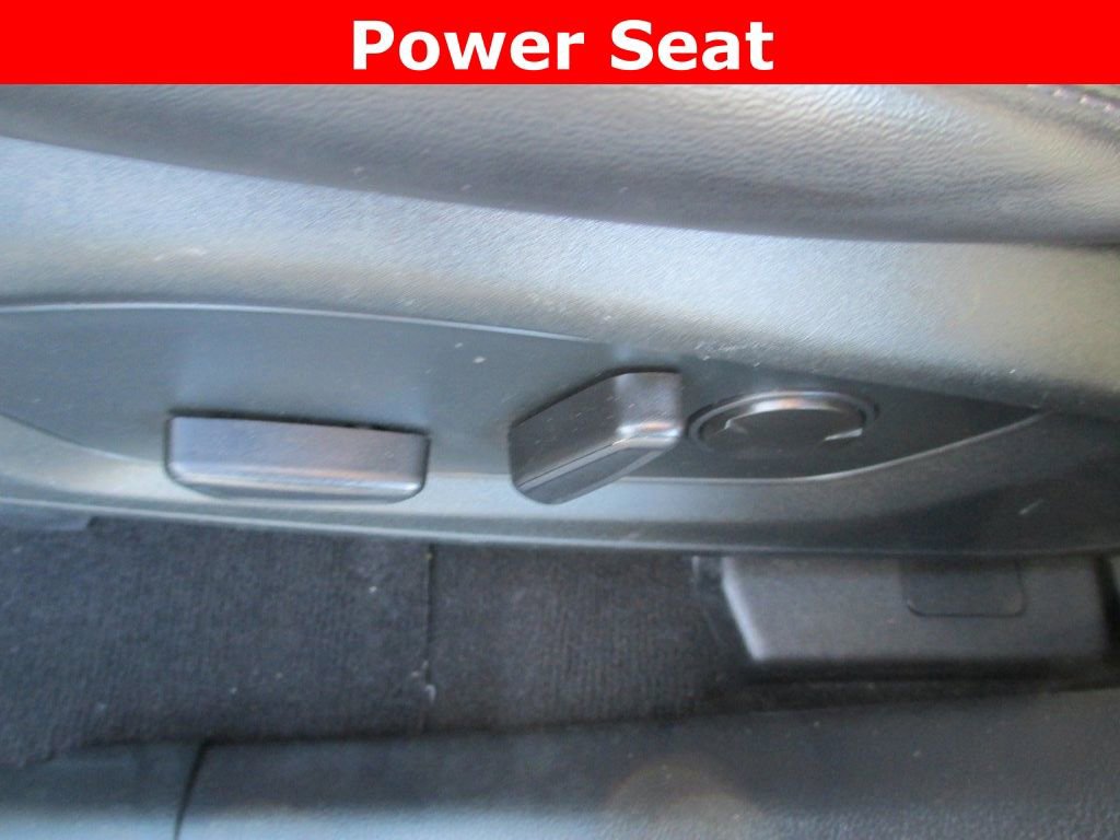 Used 2021 Ford Explorer XLT w/ Equipment Group 202A image 24