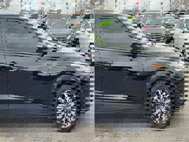 Certified 2024 Nissan Kicks SV image 2