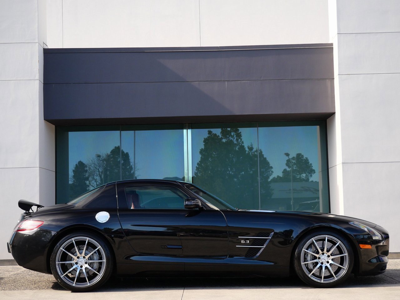 Used 2011 Mercedes-Benz SLS AMG Coupe image 6