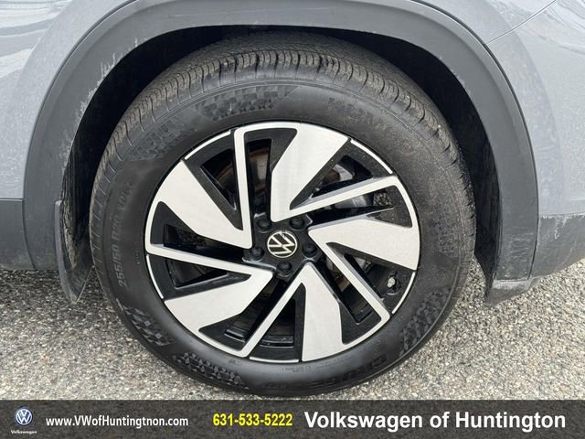 Certified 2025 Volkswagen Atlas SEL image 7