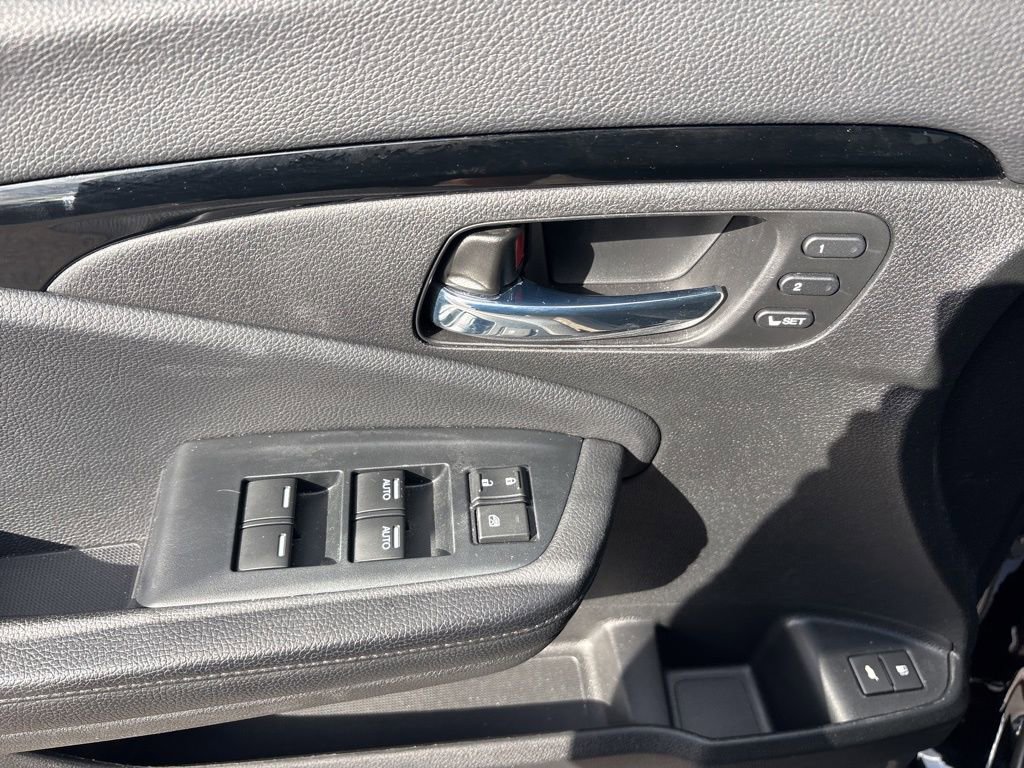 Certified 2022 Honda Pilot Touring image 19