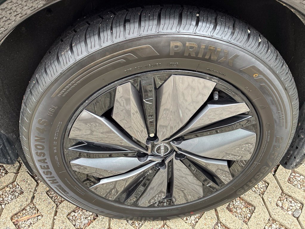 Certified 2024 Nissan Ariya AWD image 11