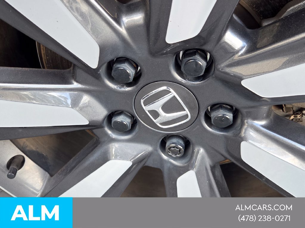 Used 2025 Honda Pilot Touring image 18