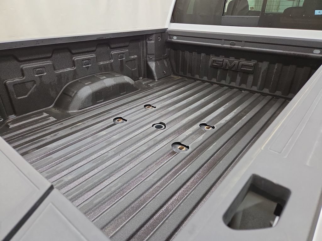 Used 2025 GMC Sierra 3500 AT4 w/ AT4 Premium Plus Package AWD/4WD image 5