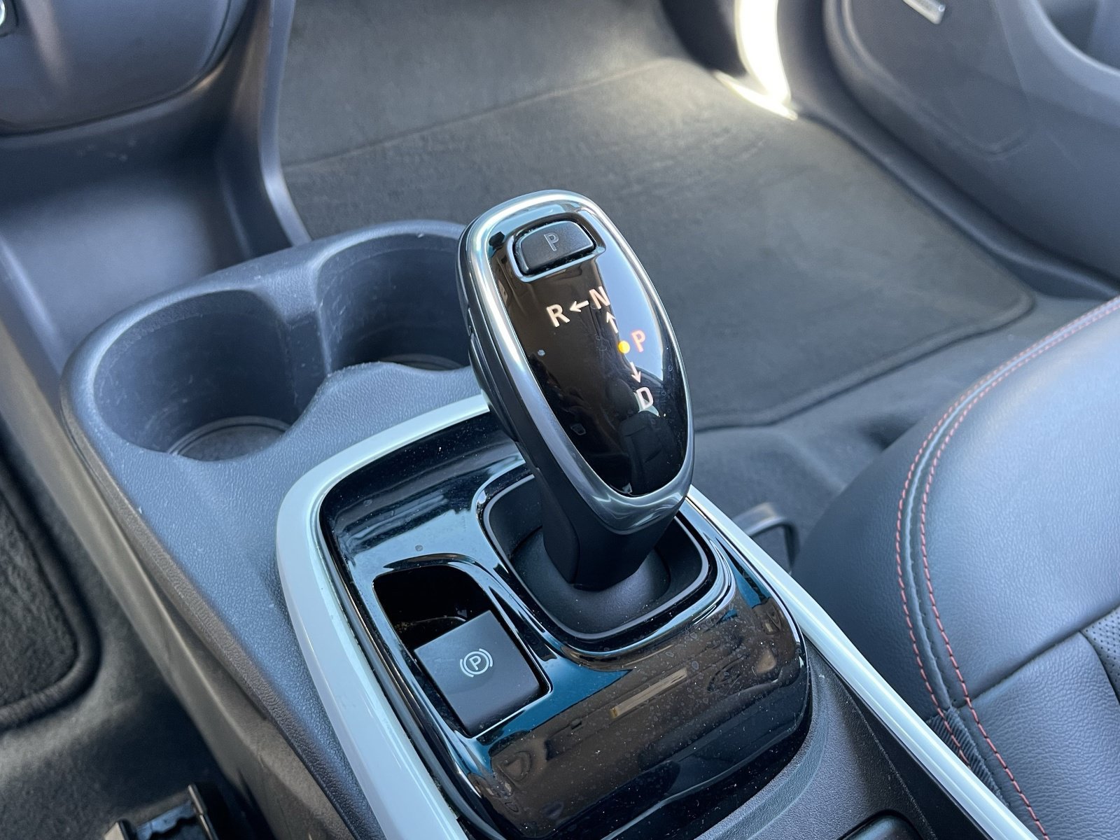 Certified 2020 Chevrolet Bolt Premier w/ Infotainment Package FWD image 27
