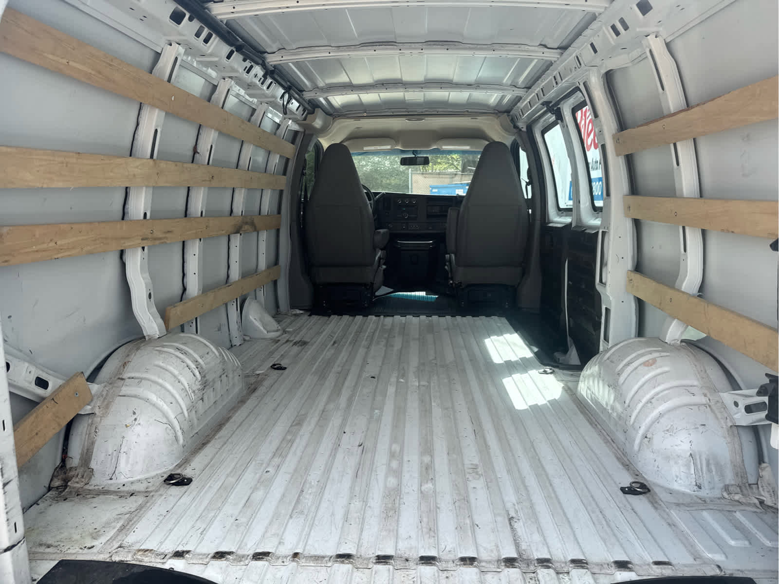 Used 2023 GMC Savana 2500 w/ Driver Convenience Package RWD image 33