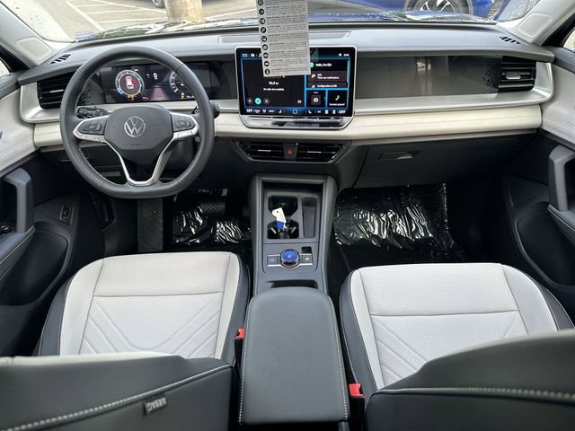 New 2025 Volkswagen Tiguan SE image 19