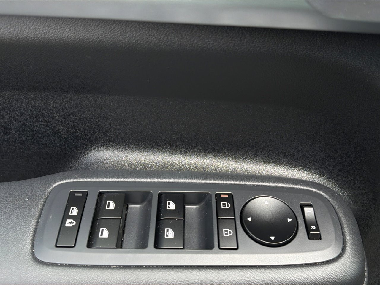 Certified 2025 Hyundai Santa Fe SEL AWD/4WD image 16