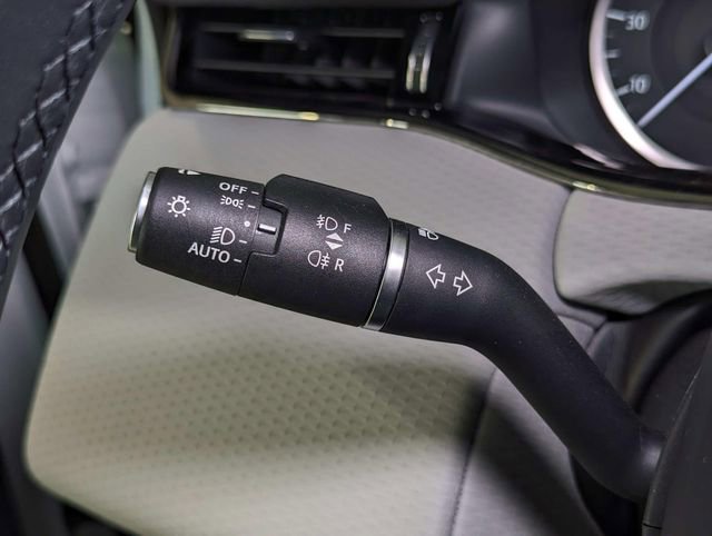 Used 2023 Land Rover Range Rover Evoque R-Dynamic S image 38