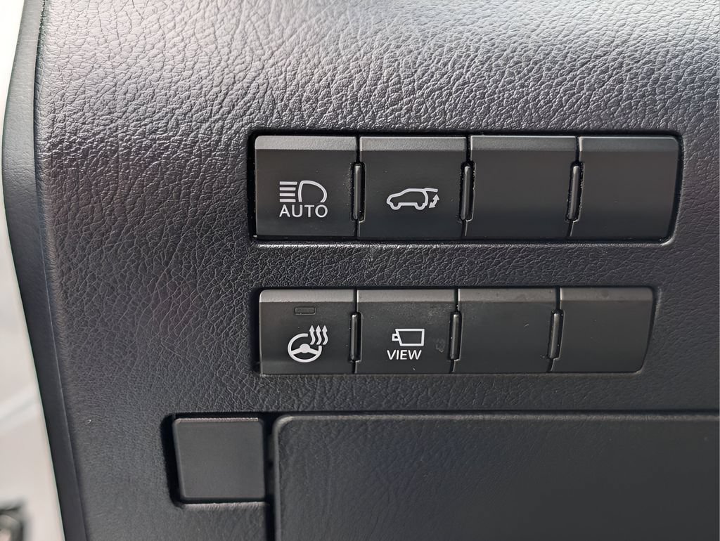 Used 2022 Lexus RX 350L Premium w/ Premium Package AWD/4WD image 17