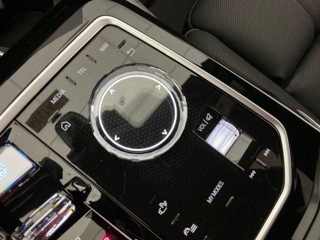 Used 2024 BMW i7 eDrive50 RWD image 16