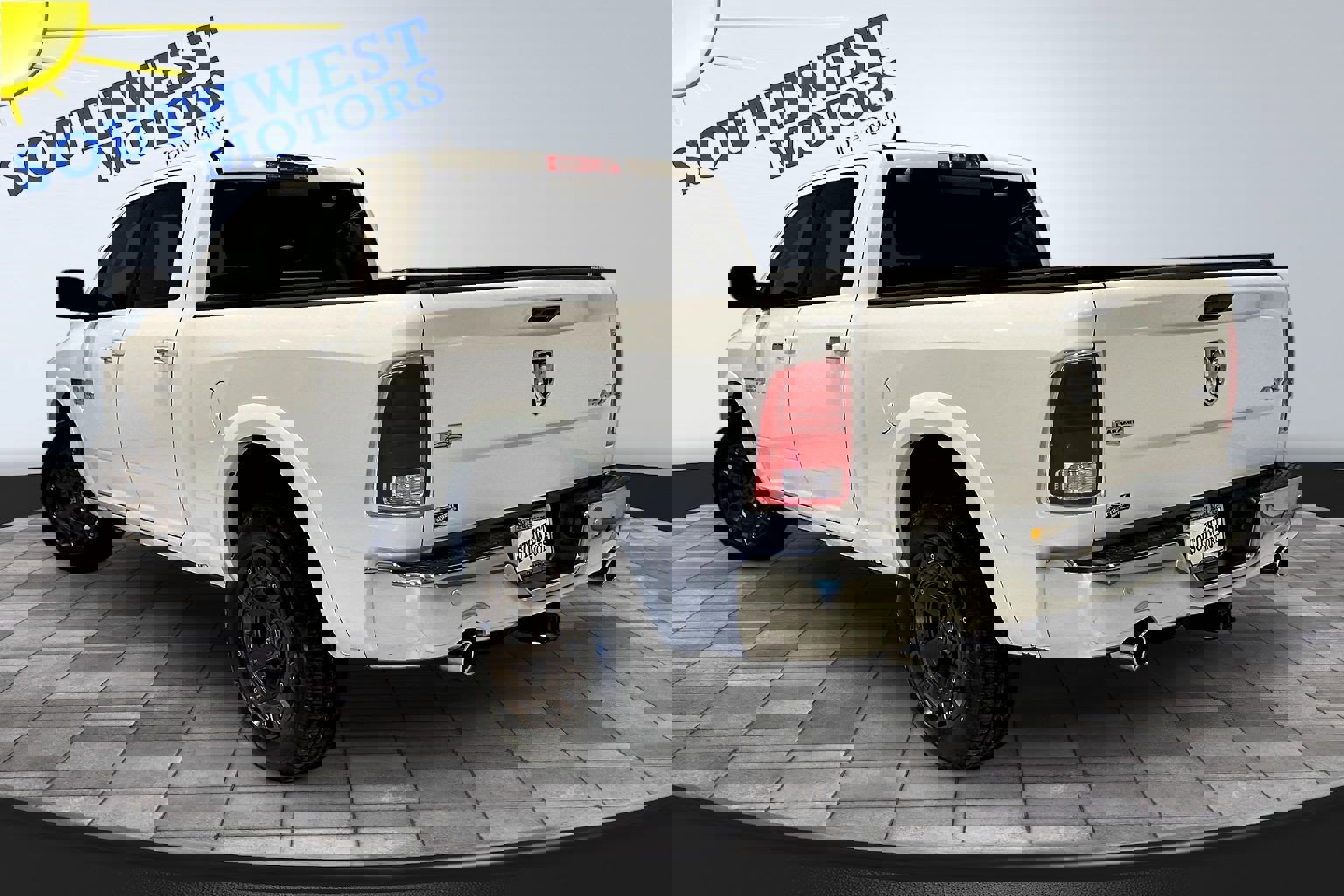 Used 2018 RAM 1500 Laramie w/ Convenience Group image 4