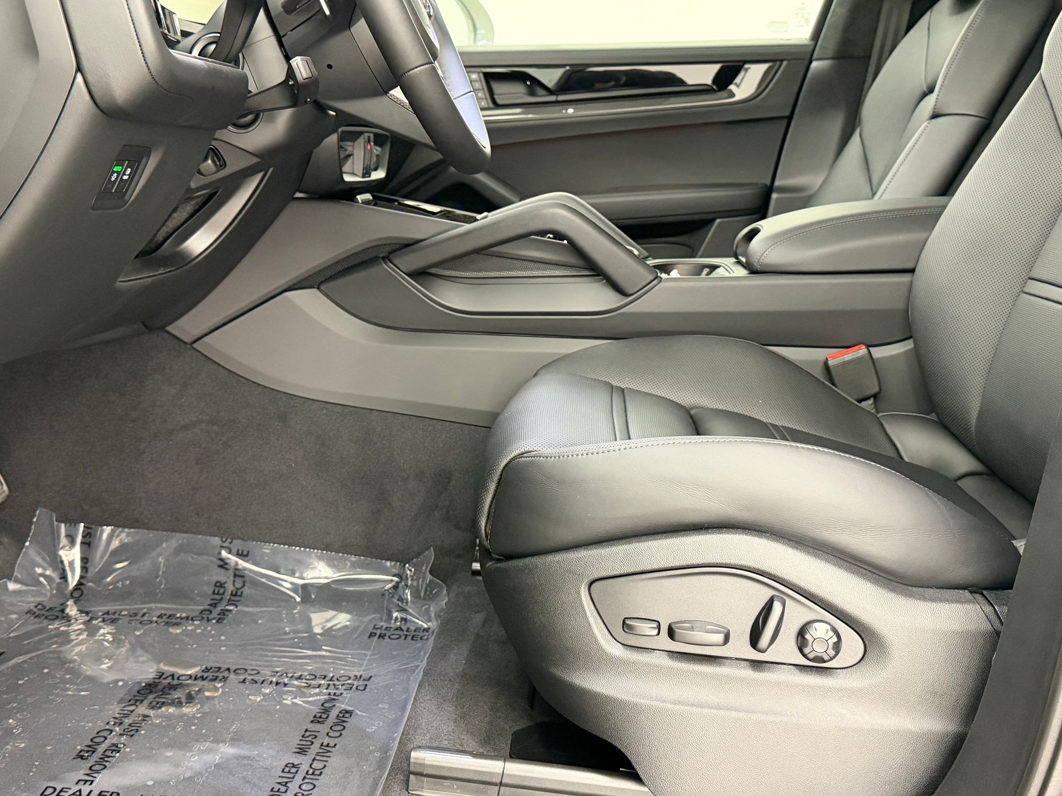 New 2026 Porsche Cayenne GTS AWD/4WD image 16