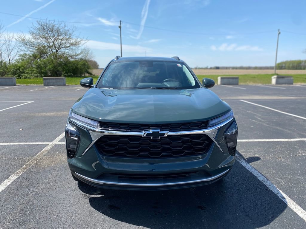 New 2026 Chevrolet Trax LT w/ Driver Confidence Package image 2