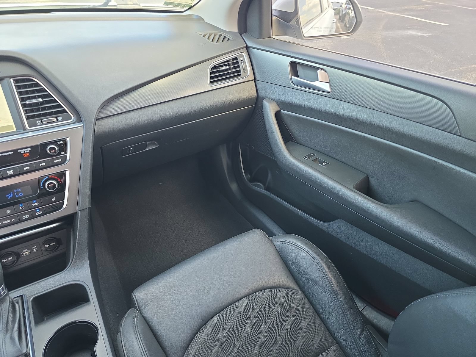 Used 2015 Hyundai Sonata Sport w/ Option Group 04 FWD image 12