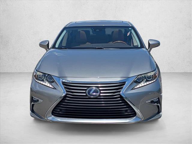Used 2016 Lexus ES 300h w/ Luxury Package w/Wood Trim FWD image 2