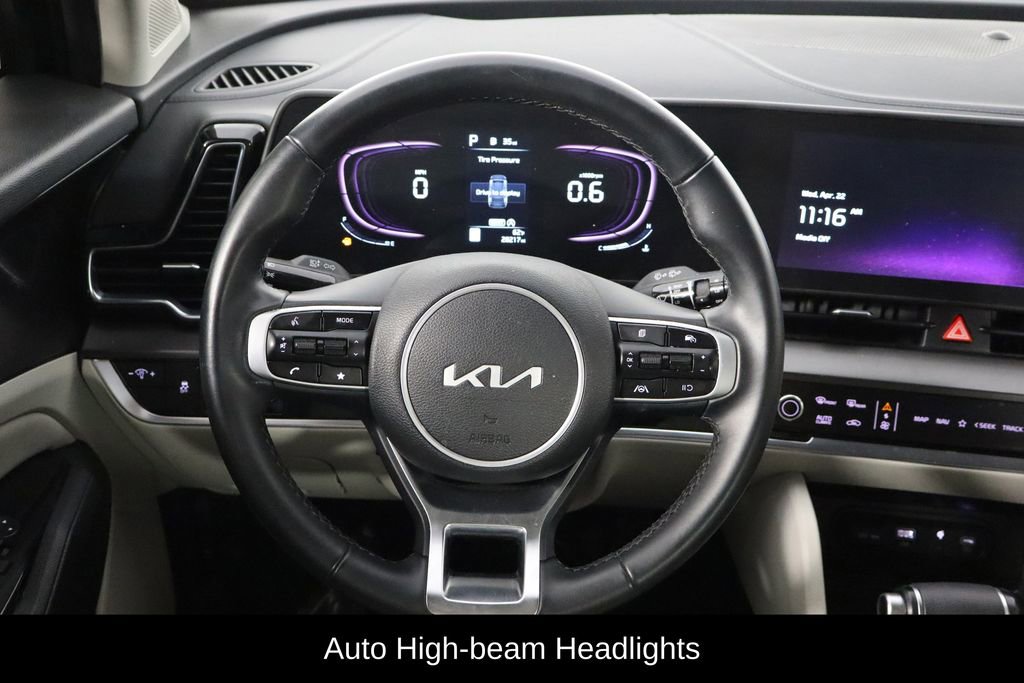 Used 2025 Kia Sportage EX image 7