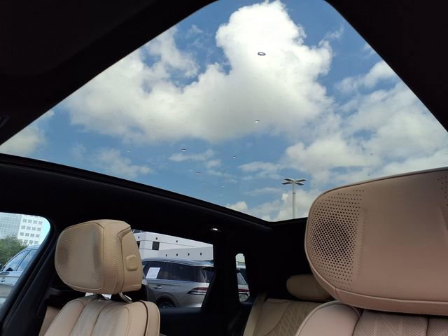 Used 2024 Cadillac Lyriq Luxury w/ Nappa Leather Package AWD/4WD image 8