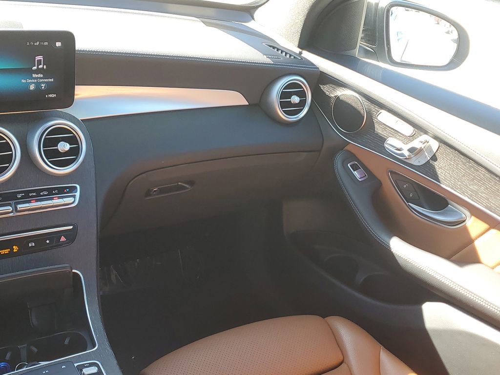 Used 2022 Mercedes-Benz GLC 300 4MATIC Coupe image 22