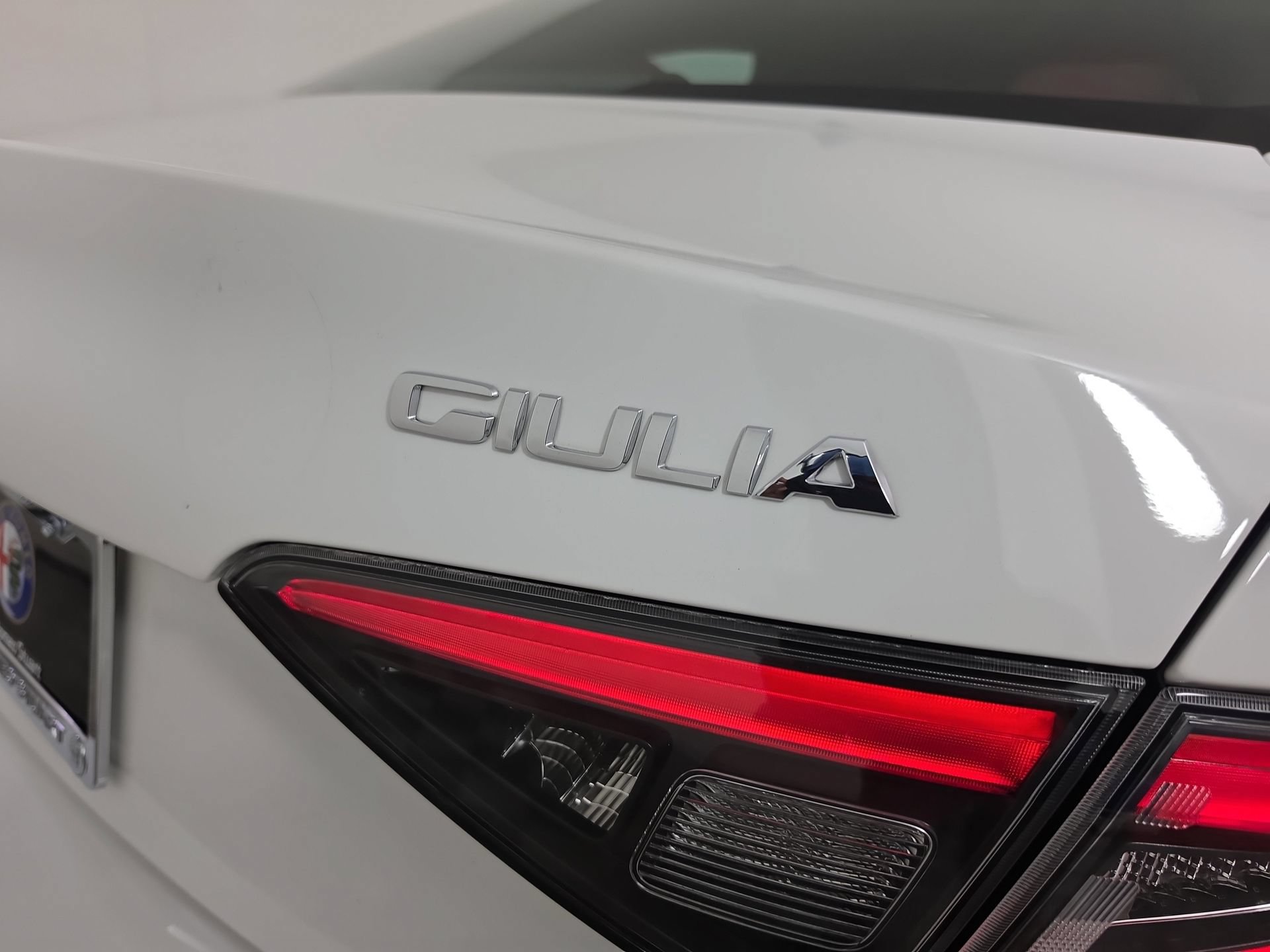 Used 2025 Alfa Romeo Giulia w/ Veloce Package Rwd image 11