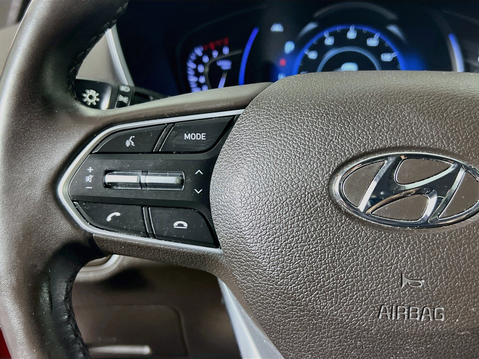 Used 2020 Hyundai Santa Fe Limited FWD image 18