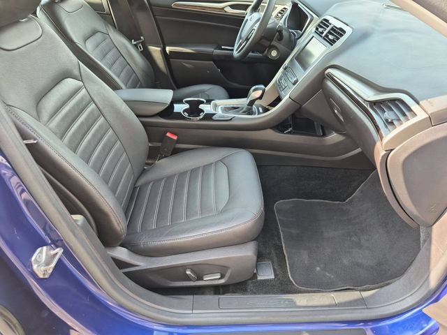 Used 2016 Ford Fusion SE w/ Equipment Group 202A FWD image 18