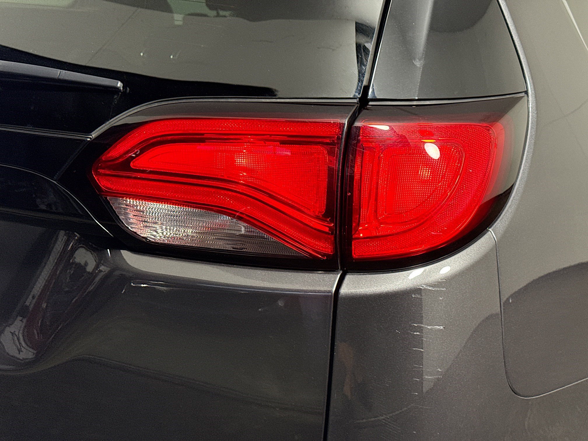 Used 2023 Chrysler Voyager LX image 32