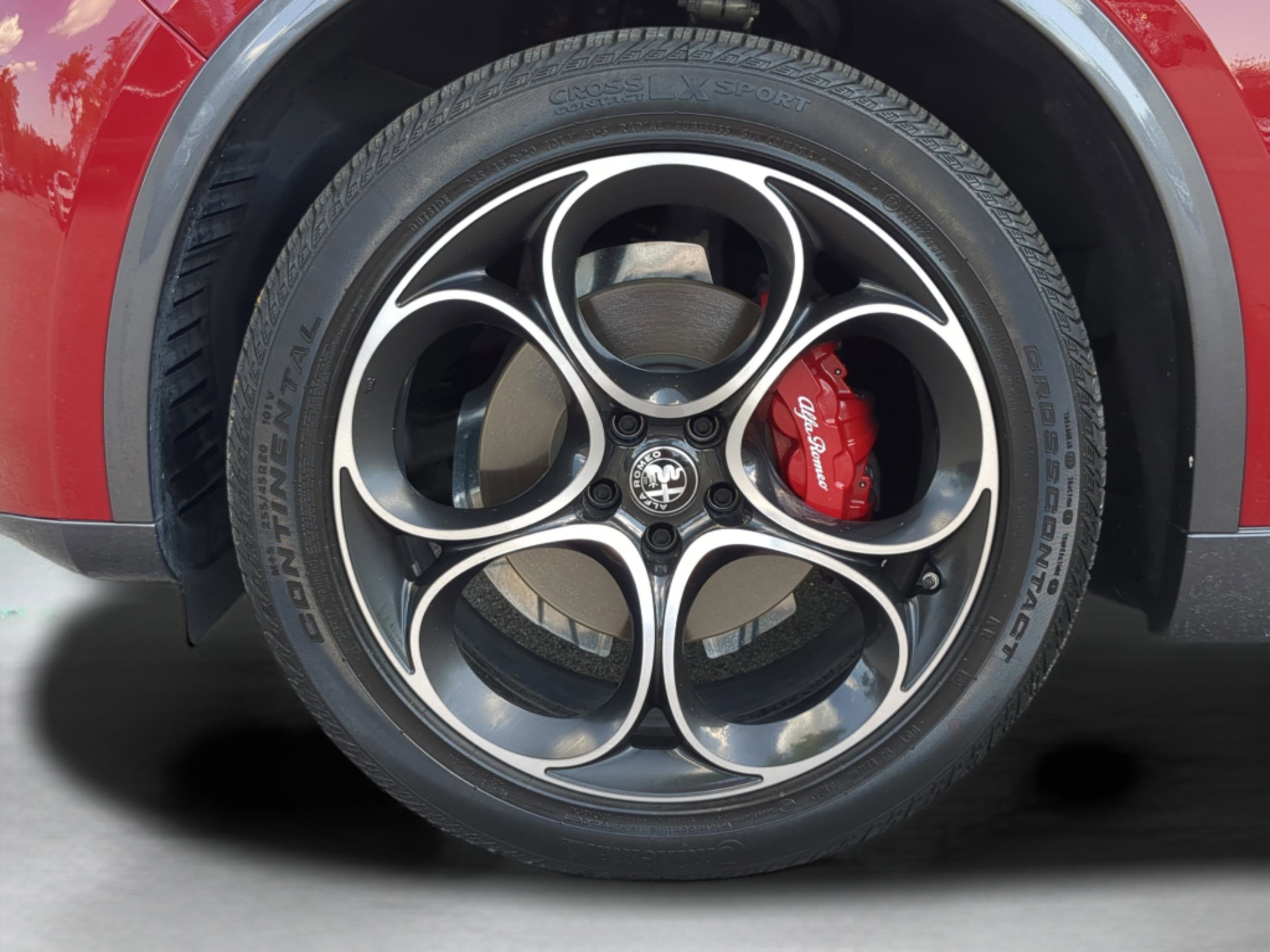 Used 2023 Alfa Romeo Stelvio Ti w/ Active Assist Plus Package image 38