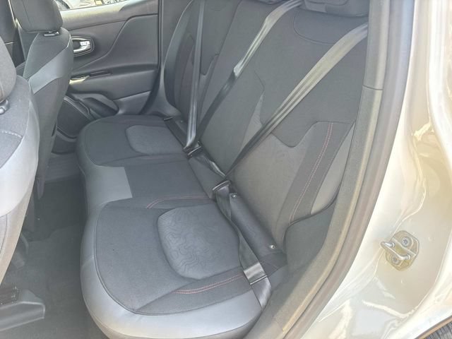 Used 2023 Jeep Renegade Trailhawk AWD/4WD image 16