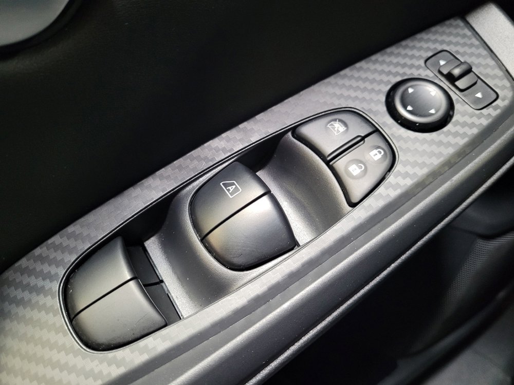 Used 2025 Nissan Sentra SV image 27