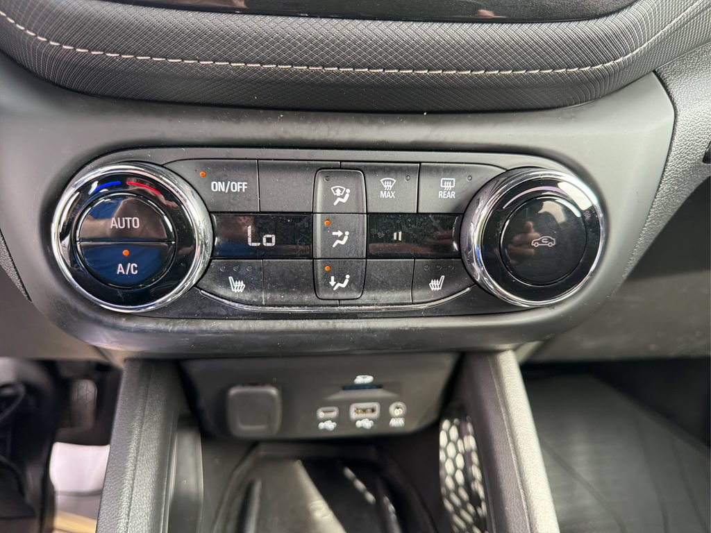 Used 2023 Chevrolet TrailBlazer ACTIV w/ Technology Package AWD/4WD image 27