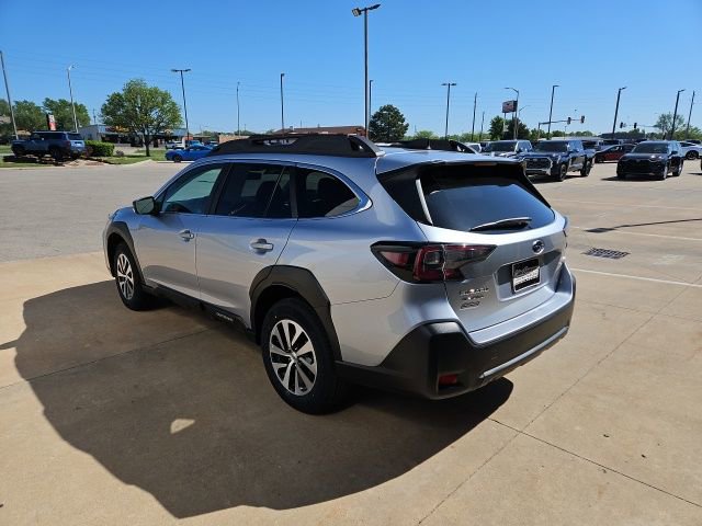 Used 2024 Subaru Outback Premium image 3