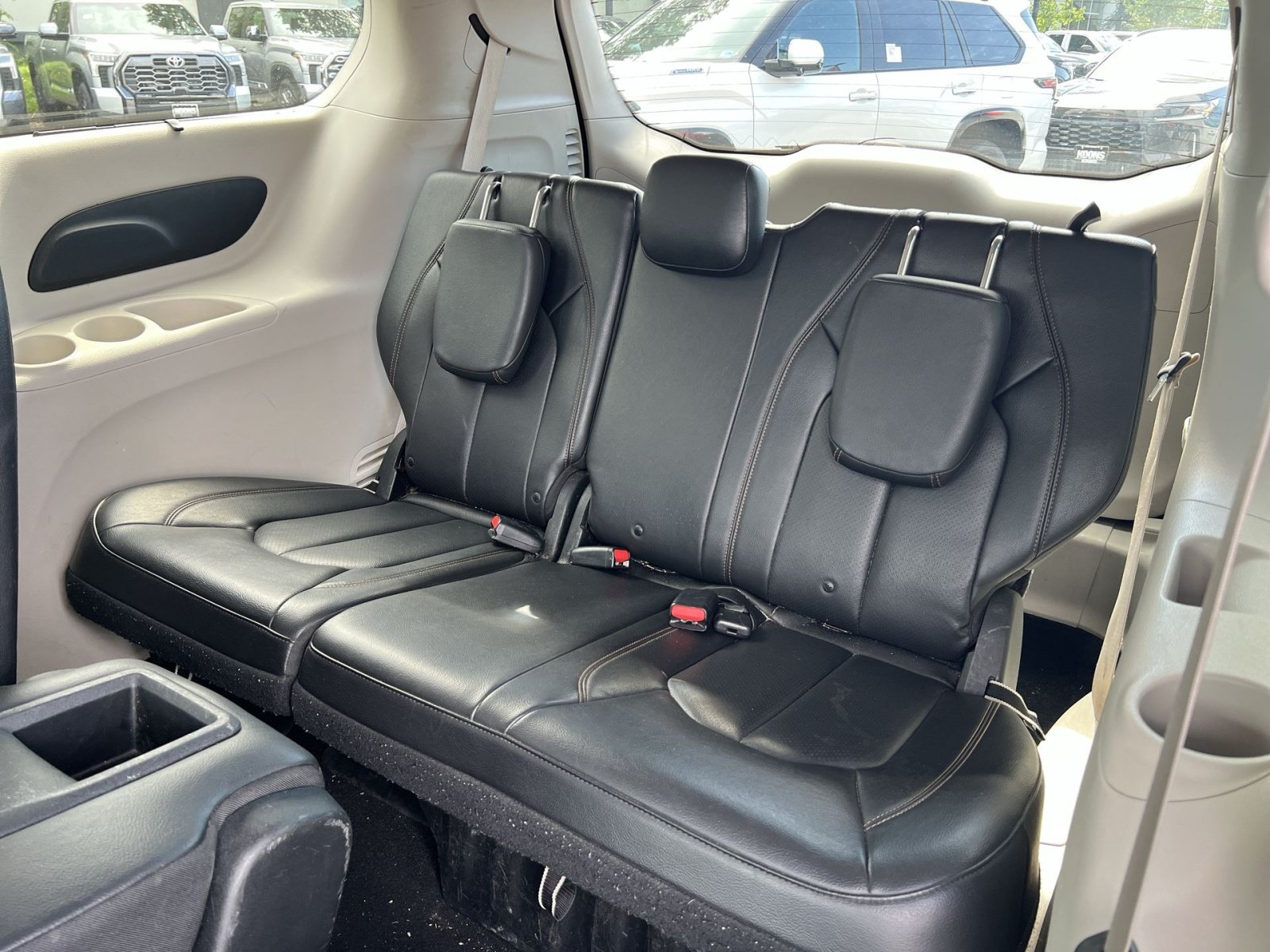 Used 2018 Chrysler Pacifica Touring-L FWD image 25