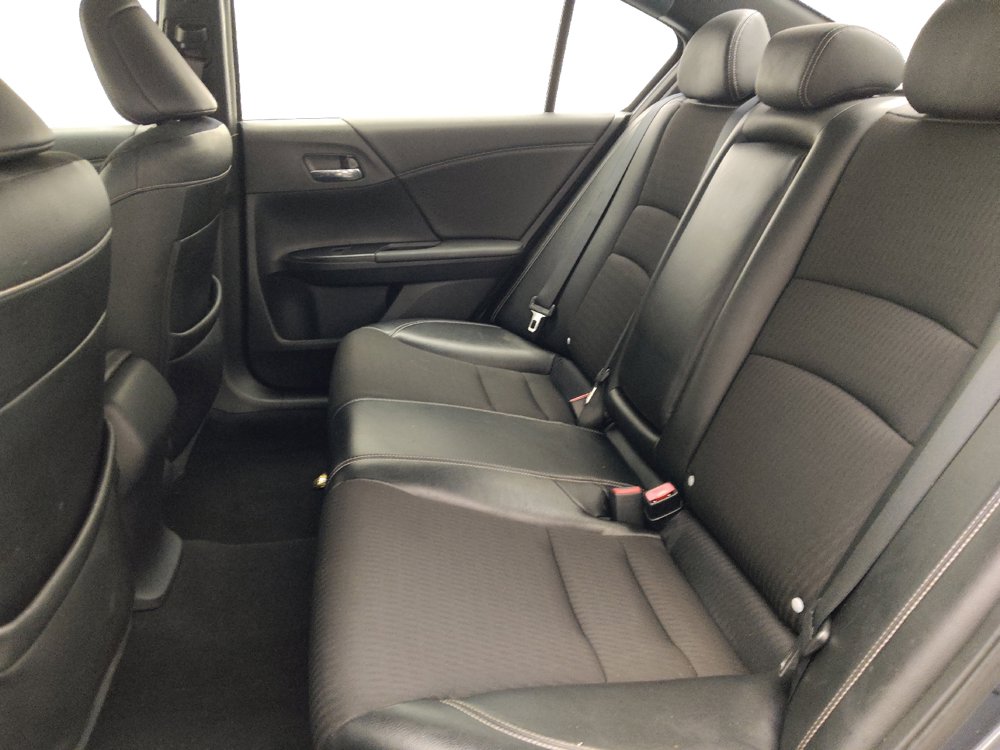 Used 2017 Honda Accord Sport image 18