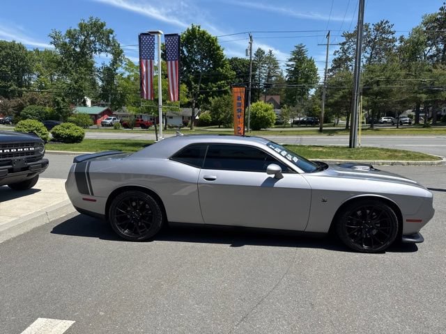 Used 2017 Dodge Challenger R/T Scat Pack RWD image 5