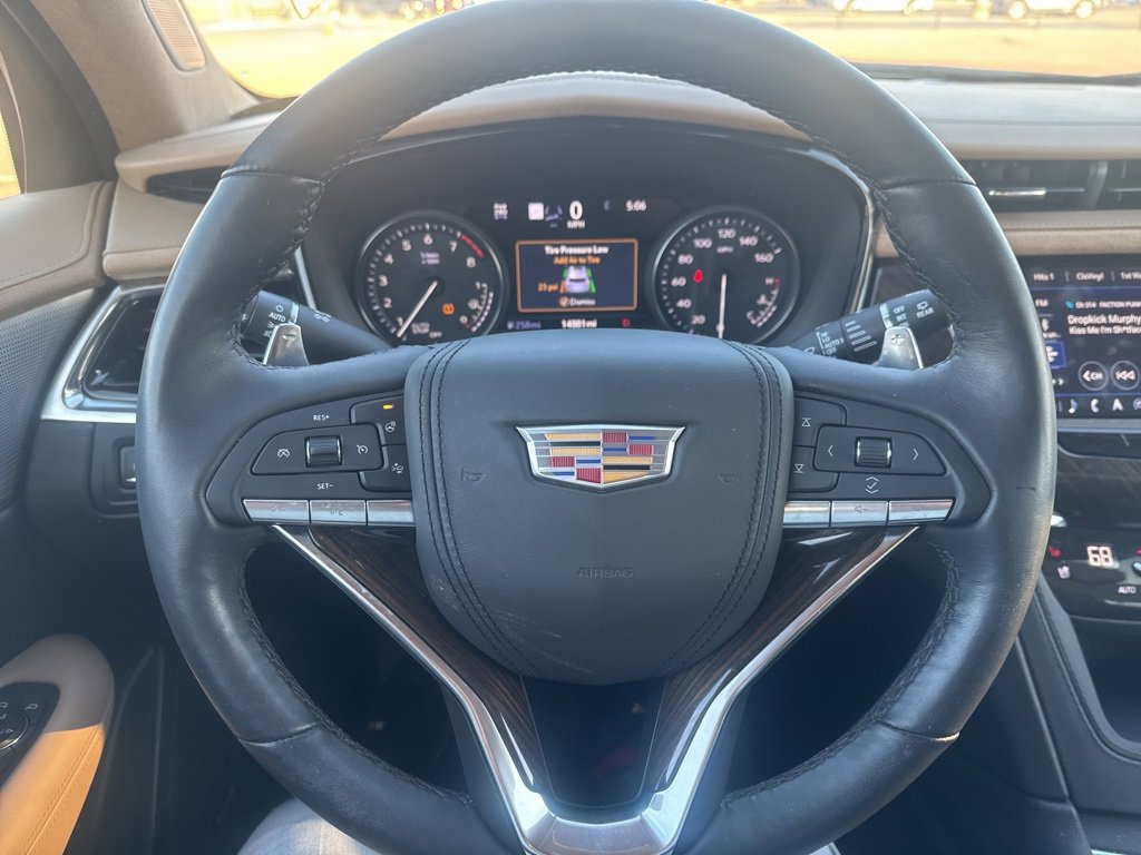 Certified 2023 Cadillac XT6 Sport w/ LPO, ONYX Package image 13