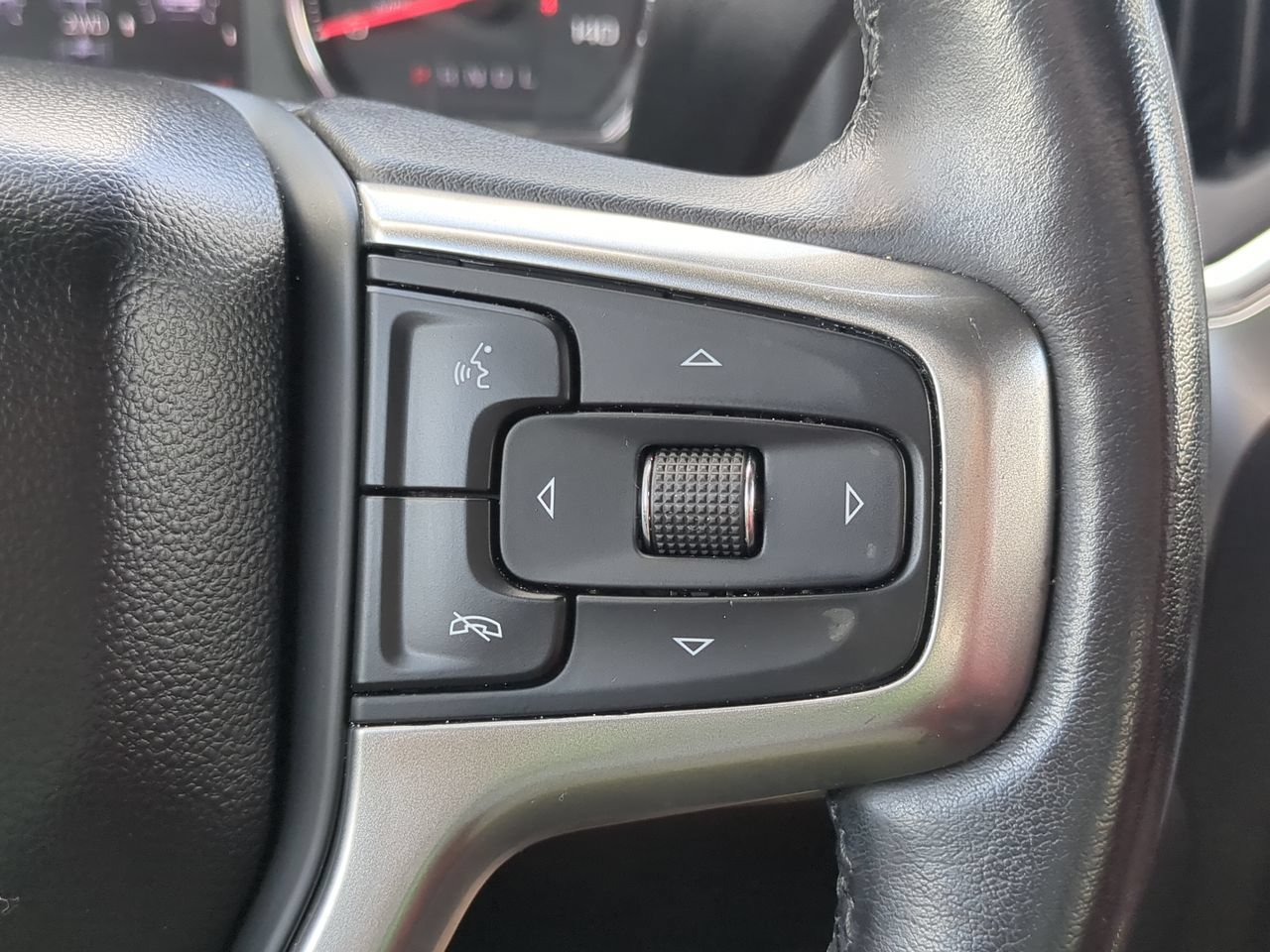Used 2020 Chevrolet Silverado 1500 LT Trail Boss AWD/4WD image 26