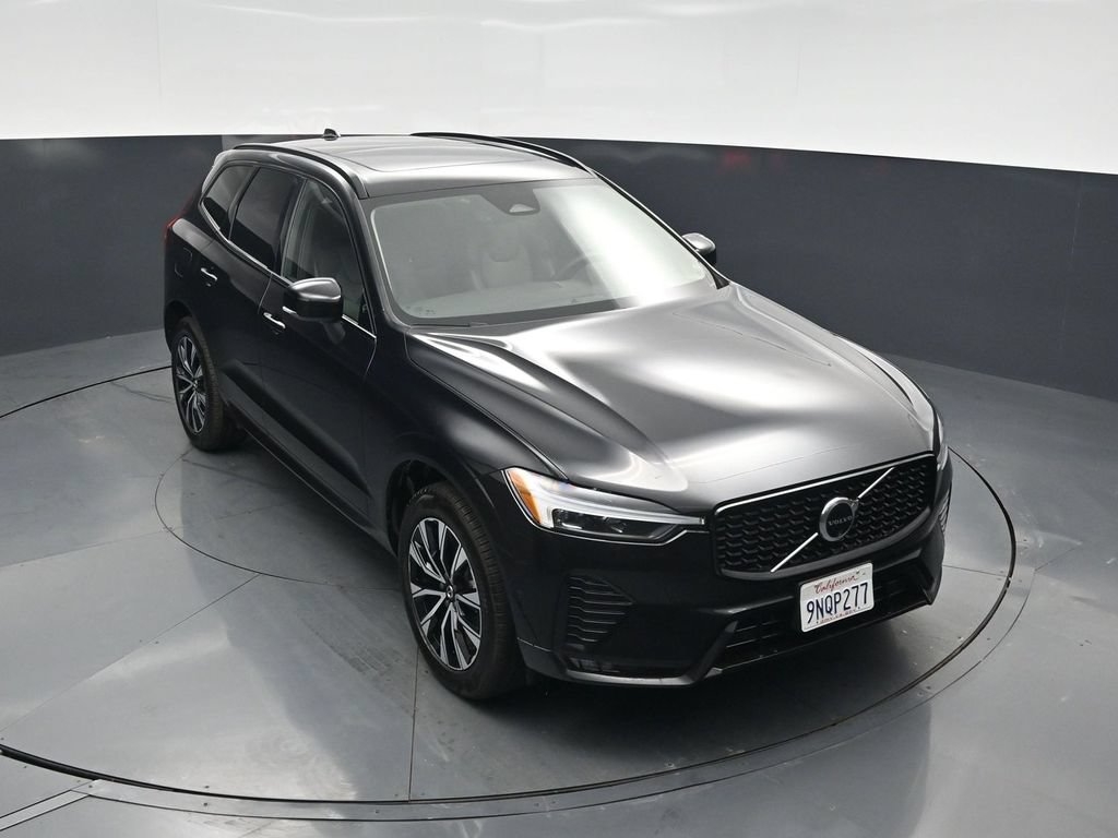 Used 2025 Volvo XC60 B5 Plus AWD/4WD image 38