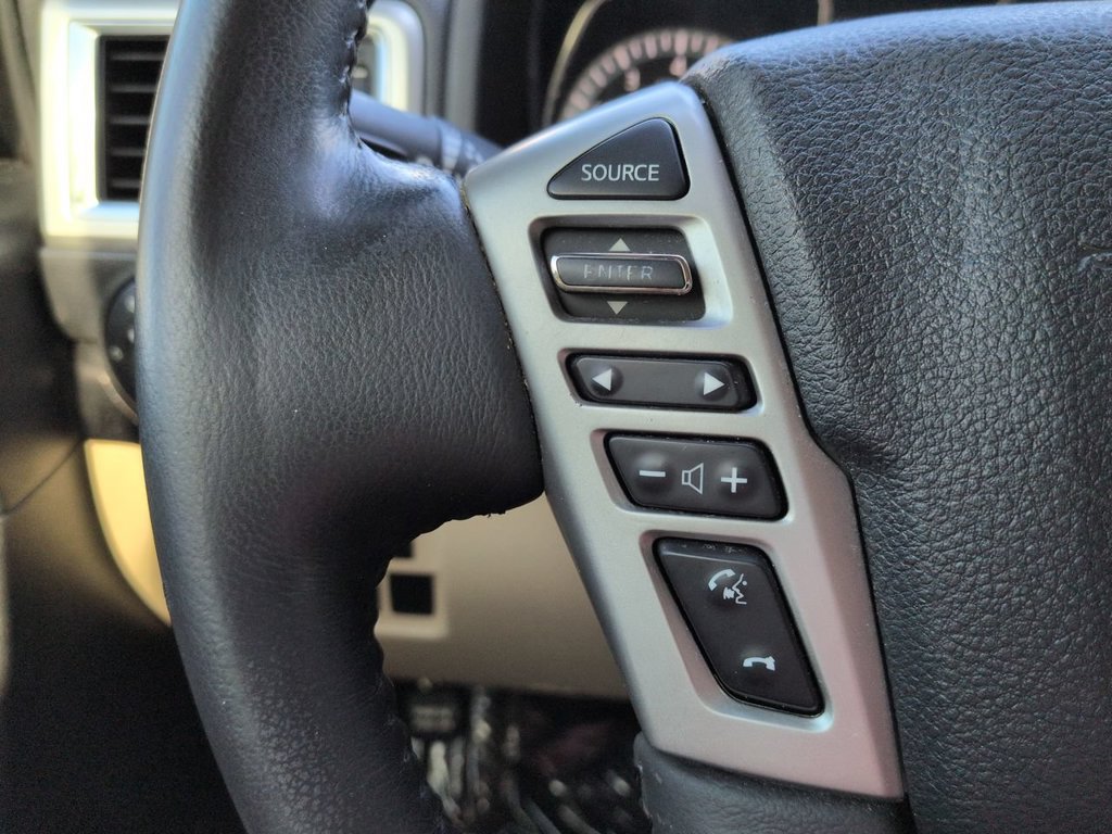 Used 2018 Nissan Titan SV w/ SV Convenience Package RWD image 25