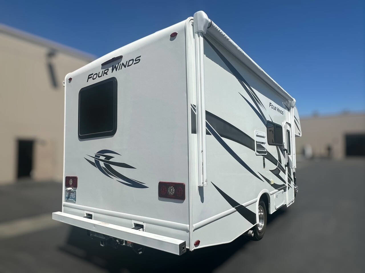 Used 2022 Ford E-350 and Econoline 350 Super Duty w/ Motorhome Prep Package image 9