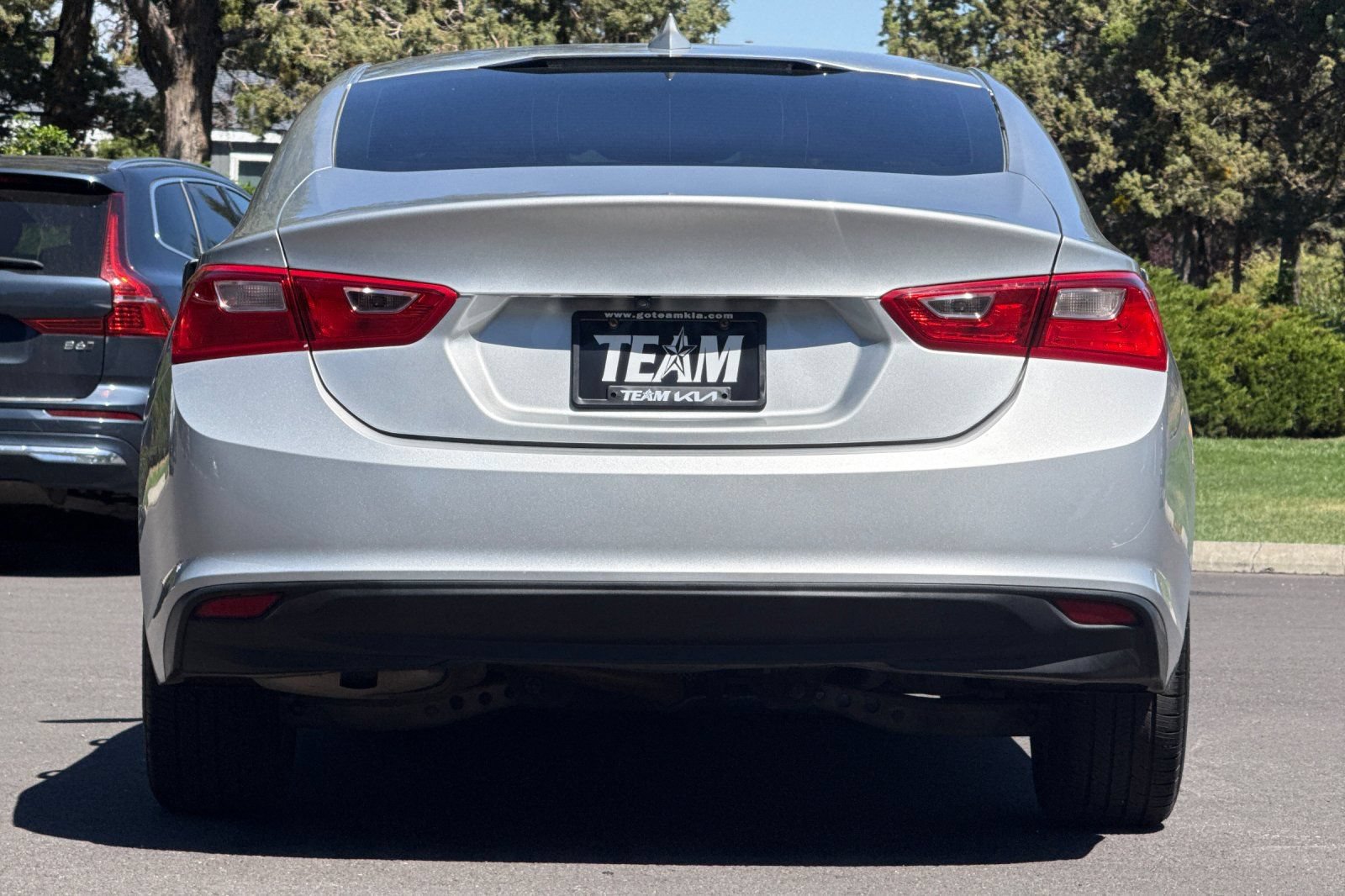 Used 2017 Chevrolet Malibu LT FWD image 5