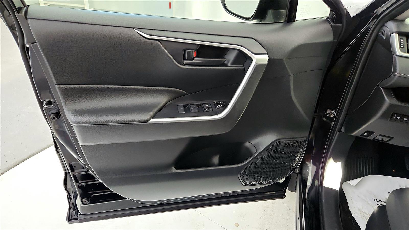 Certified 2023 Toyota RAV4 LE image 21