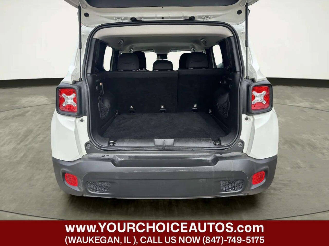 Used 2020 Jeep Renegade Latitude AWD/4WD image 13